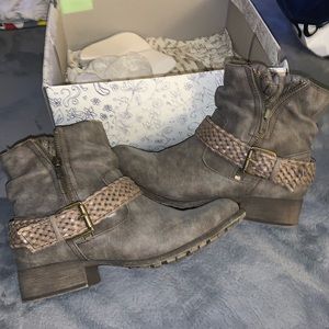 Mudd Ankle boots